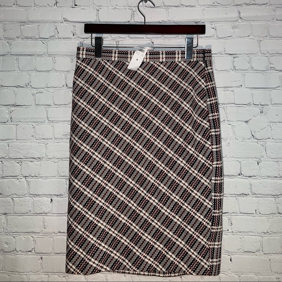 Ann Taylor Dresses & Skirts - BRAND NWT Ann Taylor Cream, Red & Black Plaid Skirt size 8